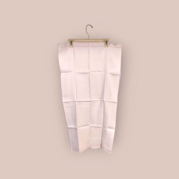 Vintage White Hand Towels w/ Border Motifs Excellent Condition (Set of 3) 20x36" - Picture 7 of 16